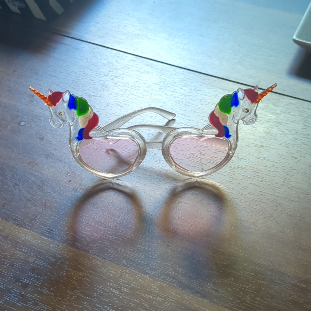 Heart-shaped Unicorn Party Glasses